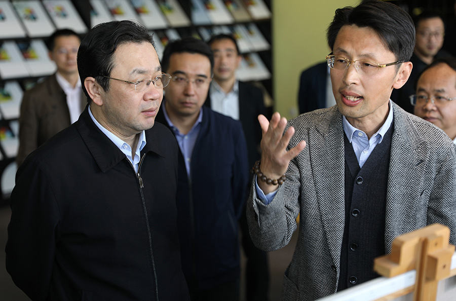 楊岳.jpg